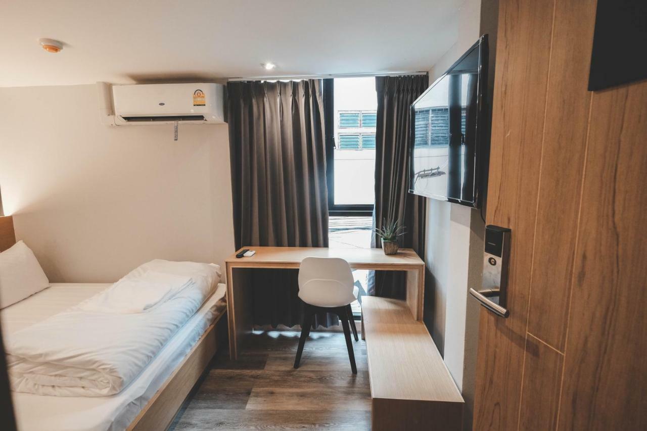 Stay Thapae Hostel Csiangmaj Kültér fotó